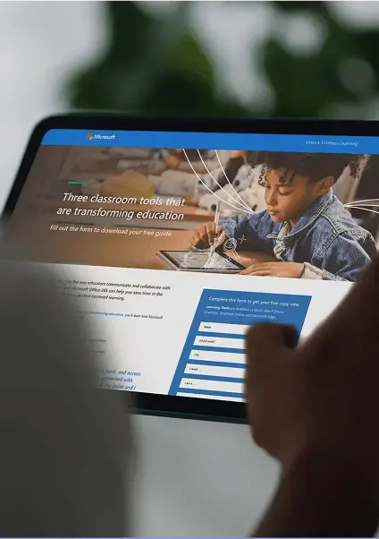 DOCENTES QUE ADOPTAN UNA NUEVA ERA TECNOLÓGICA